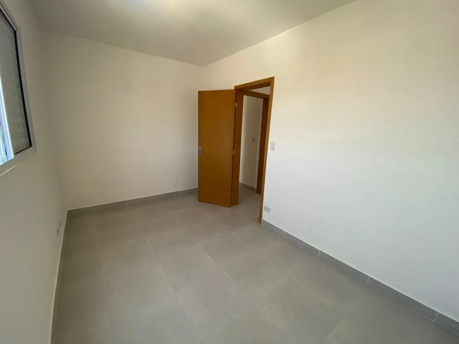 Imagem Apartamento à venda 2 dormitórios com sacada e vista privilegiada para a Serra, Feital, Pindamonhangaba, SP