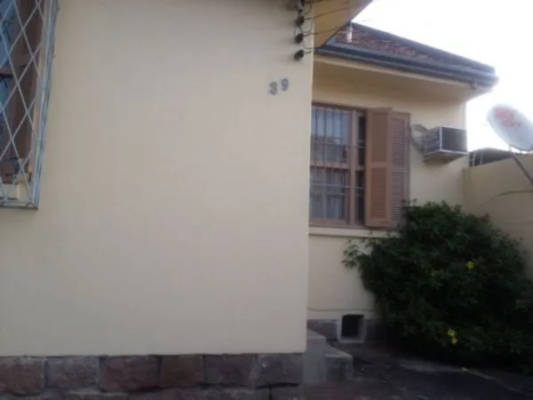 Imagem Casa para Venda - 80m², 3 dormitórios, 6 vagas - Medianeira