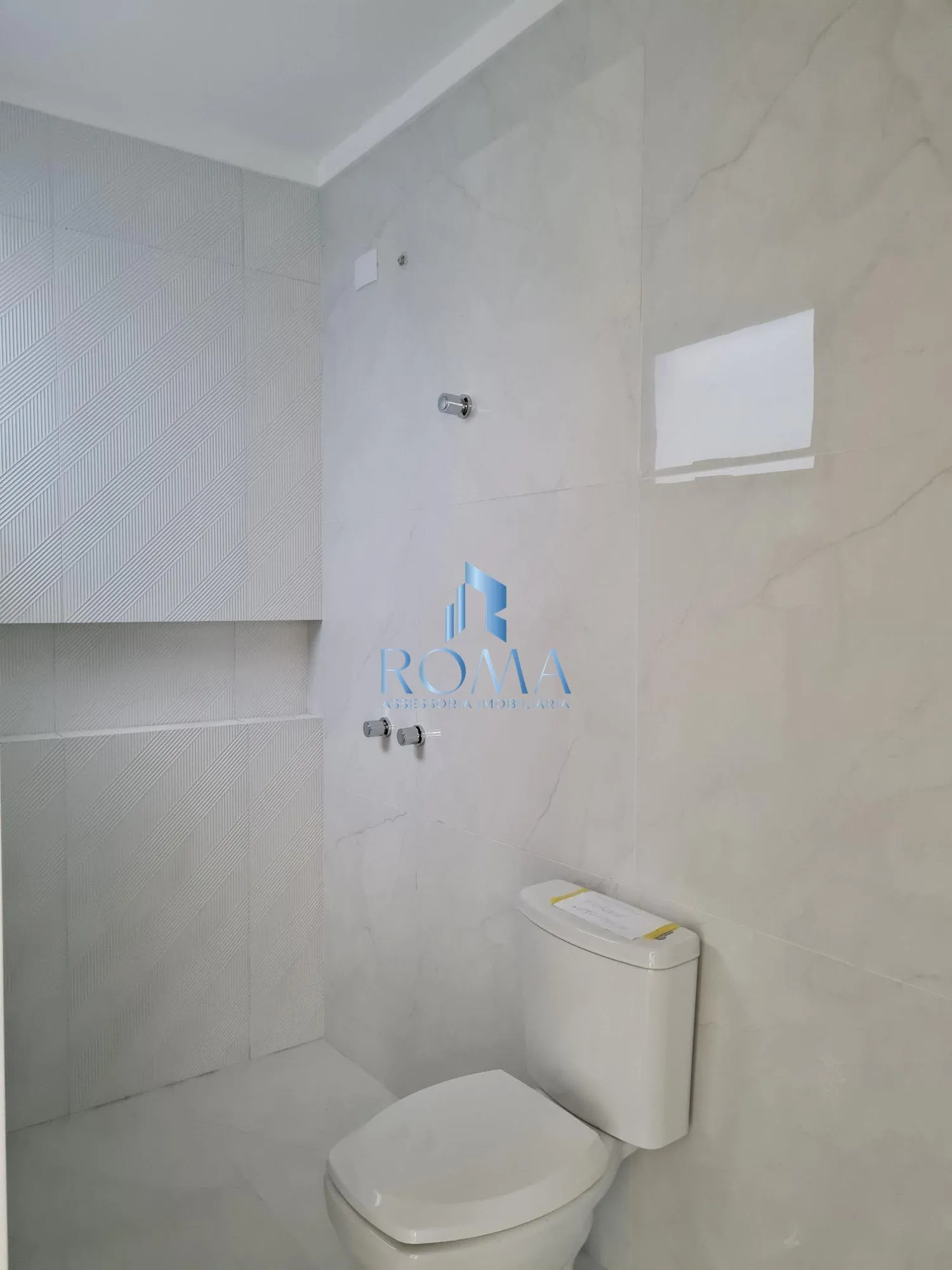 Imagem CASAS DOIS PISOS 03 DORMITÓRIOS E PÁTIO!!