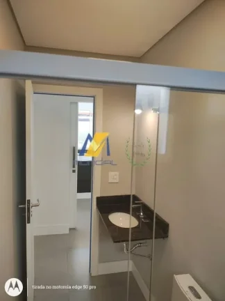 Imagem Linda Casa com 239 m² em Condomínio à Venda com 3 Quartos e 1 Suíte