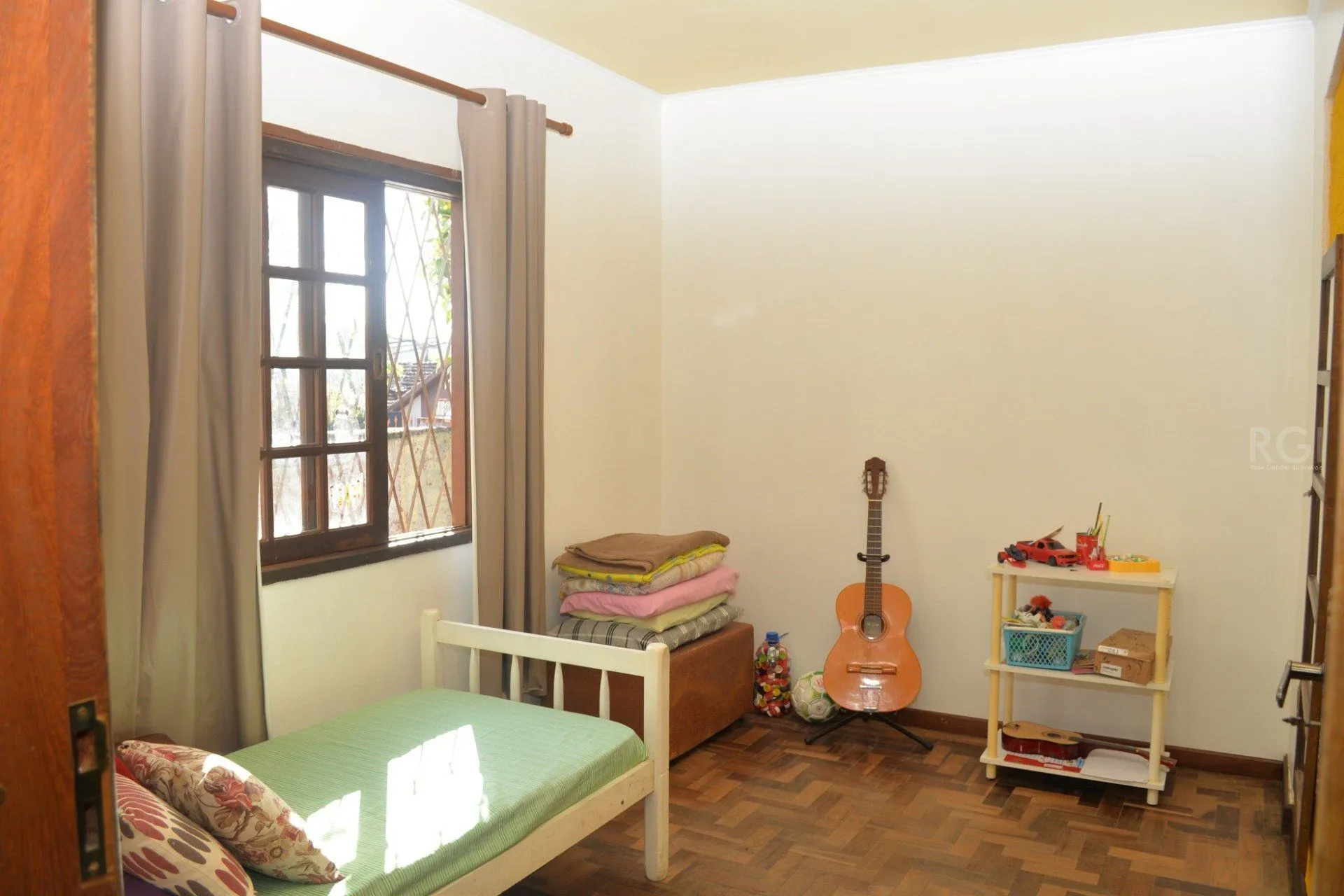 Imagem Sobrado para Venda - 168m², 4 dormitórios, 6 vagas - Jardim Sabará