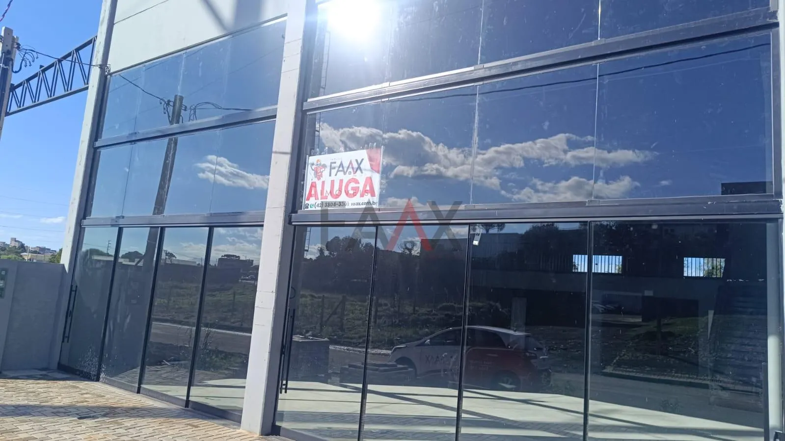 Barracão Comercial de 11,5 x 25 m com Mezanino no Bairro Conradinho