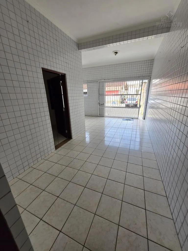 Imagem Sobrado Espaçoso na Ocian - Conforto, Localização Privilegiada e Excelente Preço