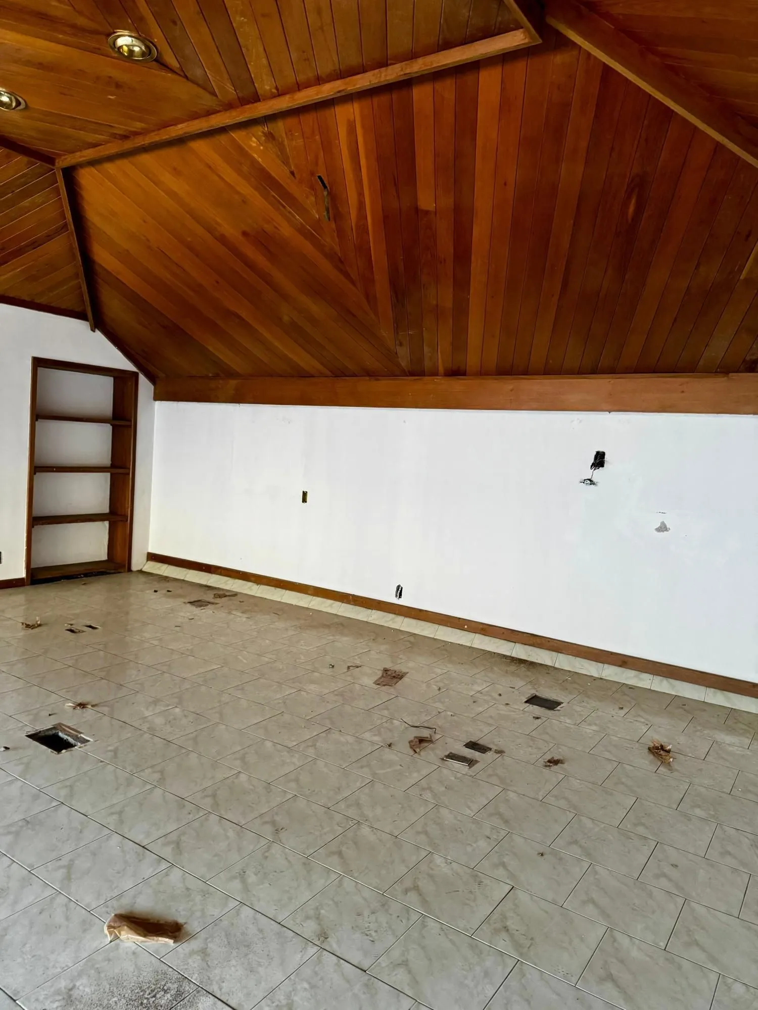 Imagem Predio para Locação/Aluguel - 400m², 0 dormitórios, Floresta