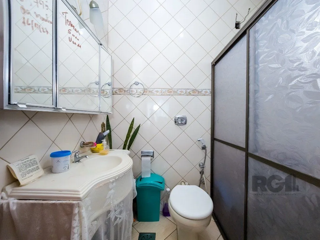 Imagem Casa para Venda - 210m², 3 dormitórios, sendo 1 suites, 2 vagas - Tristeza