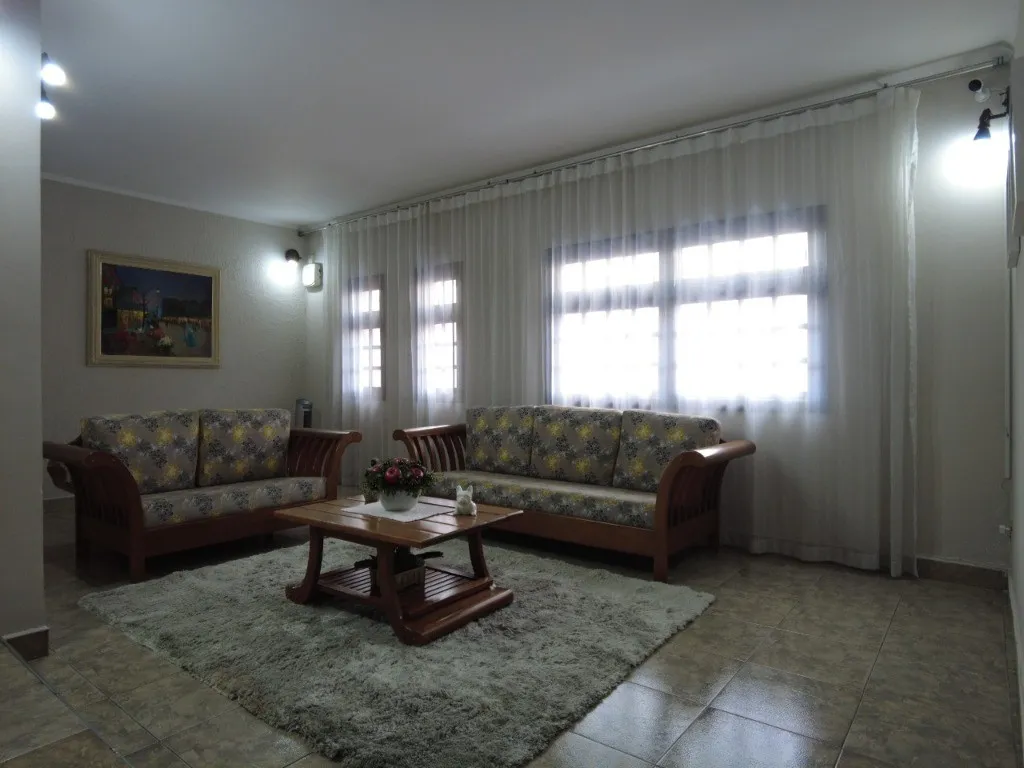 Imagem Sobrado de Luxo na Vila Lucinda em Santo André - 5 Quartos, 1 Suíte, 3 Banheiros, 4 Vagas de Garagem - 435m²