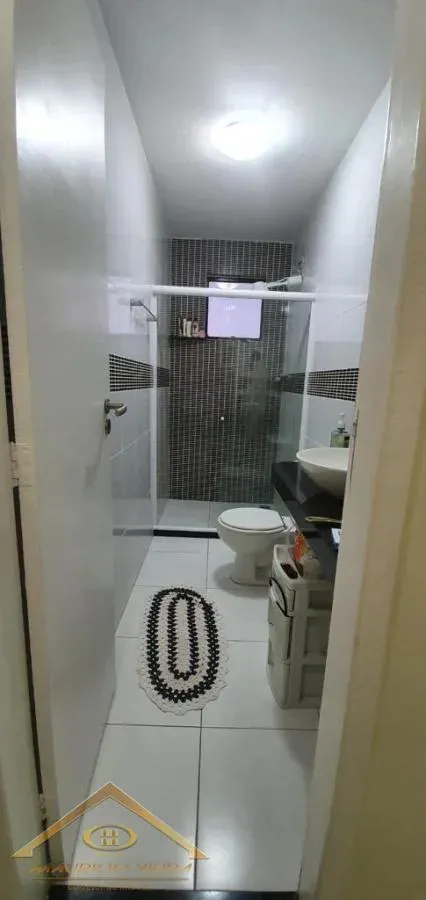 Imagem Casa em Condomínio para Venda em Cabo Frio / RJ no bairro Parque Burle