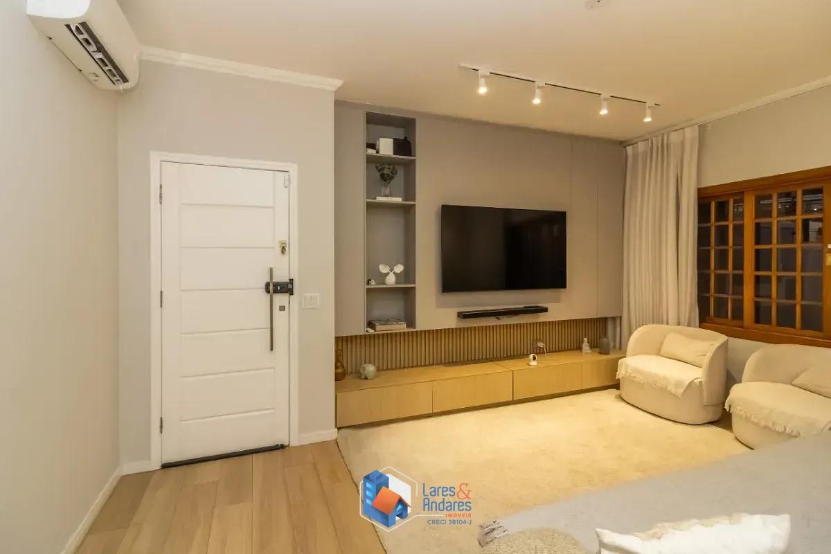 Imagem Sobrado para venda em Santa Teresinha com 3 quartos, sendo 3 suítes, 185m²