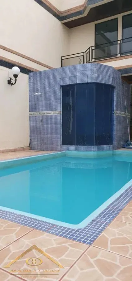 Imagem Casa em Condomínio para Venda em Cabo Frio / RJ no bairro Parque Burle