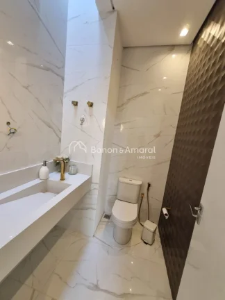 Imagem Esta residência térrea é uma excelente oportunidade para quem busca conforto e praticidade. Com t...