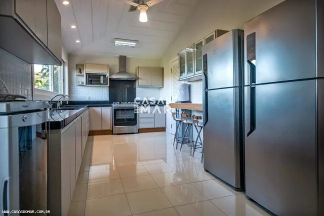 Imagem Imperdível oportunidade: Casa para venda em Armação dos Búzios-RJ, na Ferradura, com 6 quartos, 4 suítes e 900m² de área!