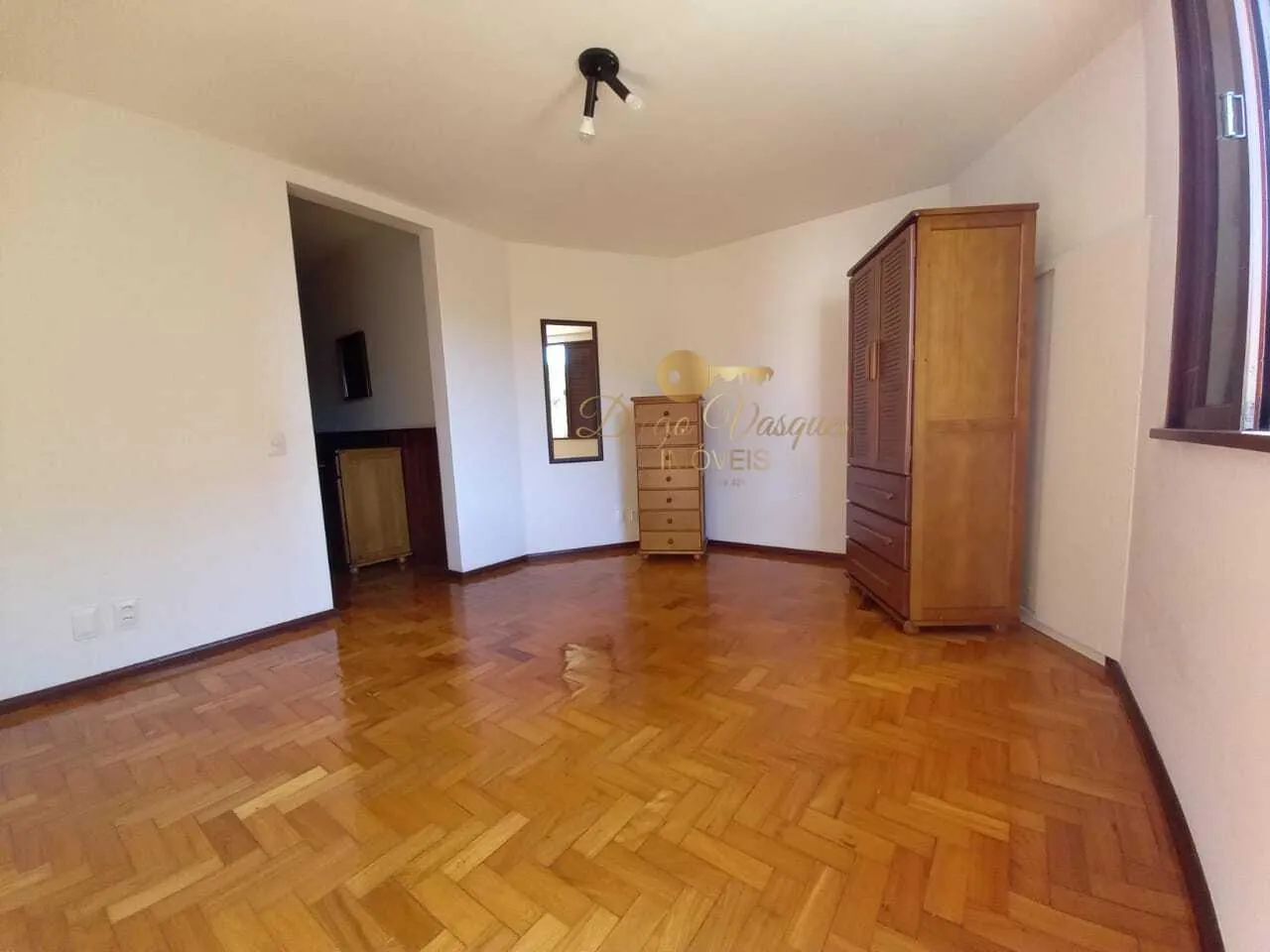 Imagem Casa em Condomínio para Venda em Teresópolis / RJ no bairro Taumaturgo