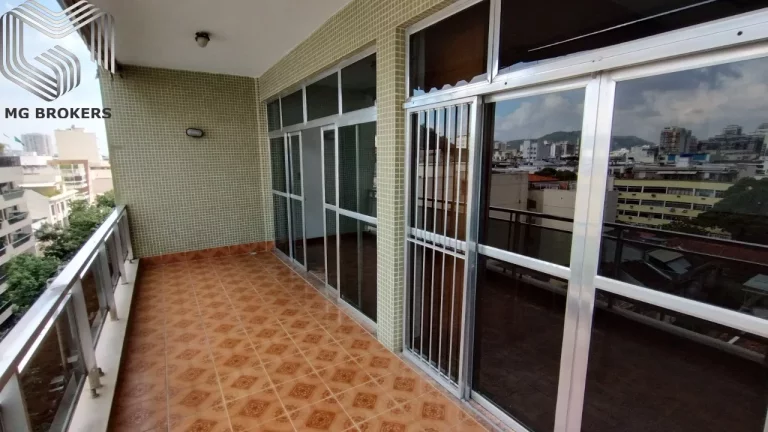 Imagem Imóvel Exclusivo na Tijuca: Apartamento com 4 Quartos, 2 Suítes, 3 Salas, 4 Vagas de Garagem e 160m² - Rio de Janeiro-RJ