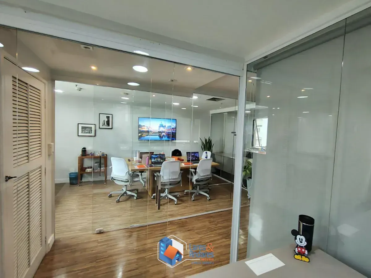 Imagem Conjunto comercial para venda em Cerqueira César, 88m²