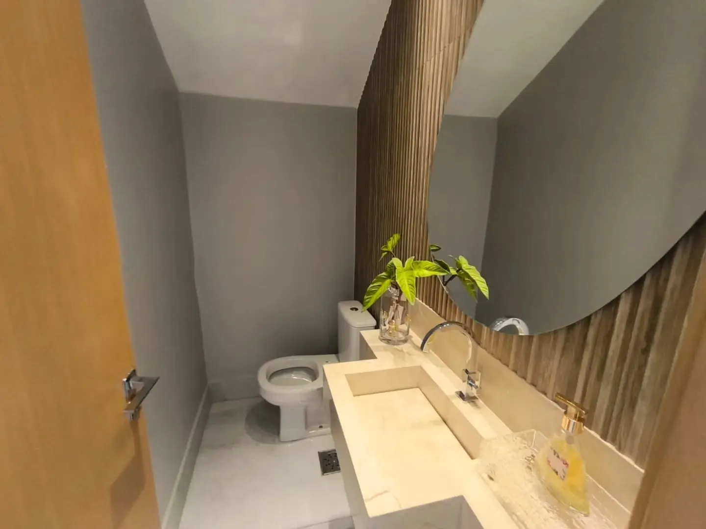 Imagem Sobrado De 3 Suites Plenas + Closet Em Condominio No Jardim Atlantico
