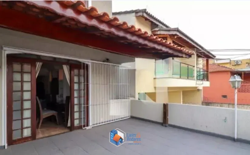 Imagem SOBRADO À VENDA, COM 3 DORMS SENDO UMA SUÍTE, ARMARIO NA COZINHA E QUARTOS, 2 VAGAS - VILA SANTA MARIA