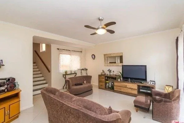 Imagem Vende-se belo sobrado com 3 quartos com suíte e 3 vagas cobertas - 182m² - Vila Ipiranga