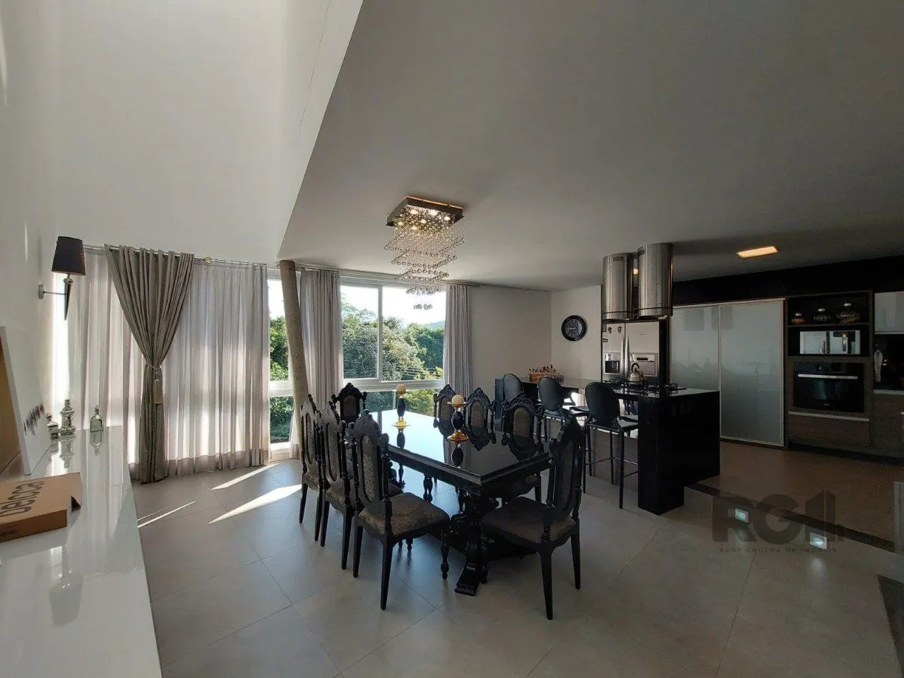 Imagem Casa para Venda - 296m², 3 dormitórios, sendo 1 suites, 3 vagas - Vila Nova, Poa