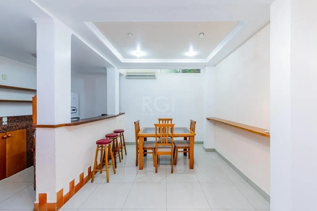 Imagem Casa Condominio para Venda - 210m², 3 dormitórios, sendo 3 suites, 1 vaga - Tristeza