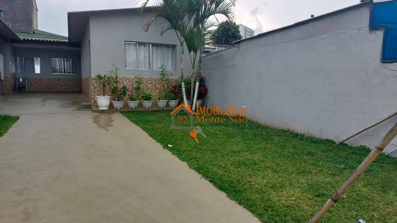 Foto do imóvel Casa com 2 dormitórios à venda, 100 m² por R$ 680.000,00 - Jardim Santa Bárbara - Guarulhos/SP