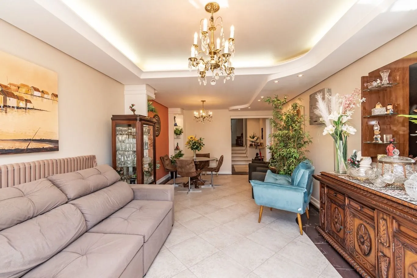 Imagem Vende-se apartamento com 3 quartos (1 suíte), 133 m² e 1 vaga - Petrópolis