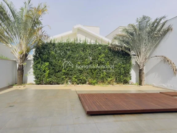 Imagem Apresentamos uma residência sofisticada e moderna no exclusivo Residencial Jardim dos Manacás, uma...