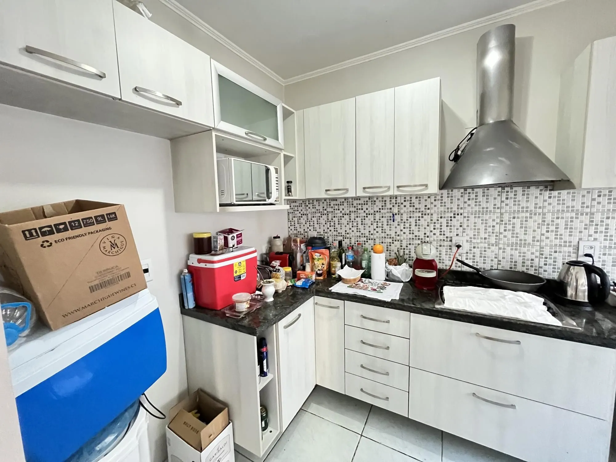 Imagem Apartamento de 2 quartos, suíte e 1 vaga de garagem no bairro Santana em POA/RS