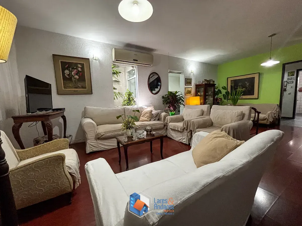 Imagem Sobrado para venda em Jardim Hípico com 3 quartos, sendo 1 suíte, 143m²