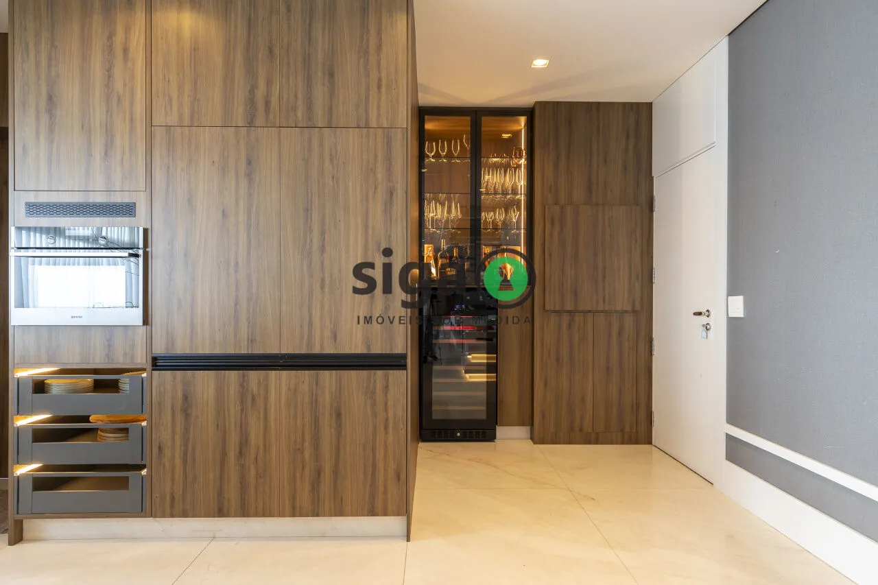 Imagem Apartamento Duplex Mobiliado à venda no Itaim com 2 Suítes e 4 Vagas - São Paulo