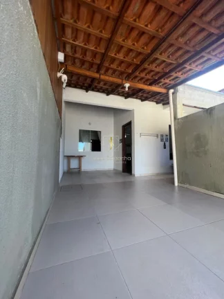 Imagem Casa em Guaratuba localizada no Balneário Eliane a 250 metros do mar em rua asfaltada