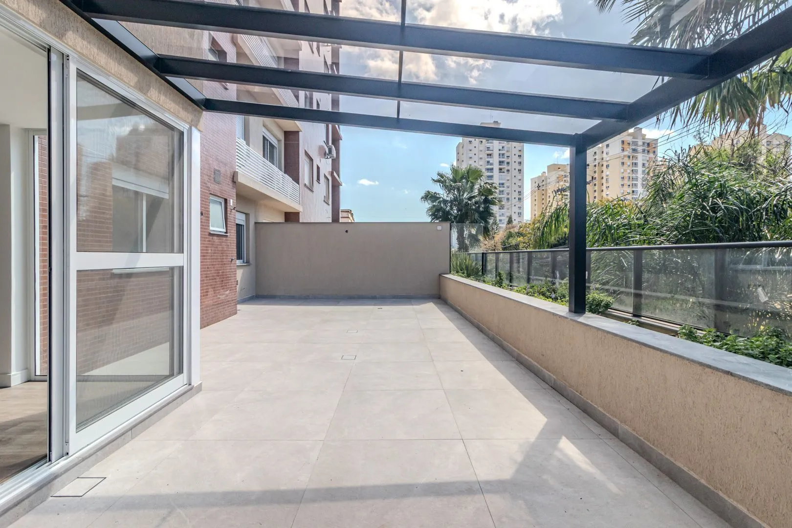 Imagem Apartamento Garden Espetacular: Pátio Privativo, Conforto Térmico e Sol na Medida Certa!
