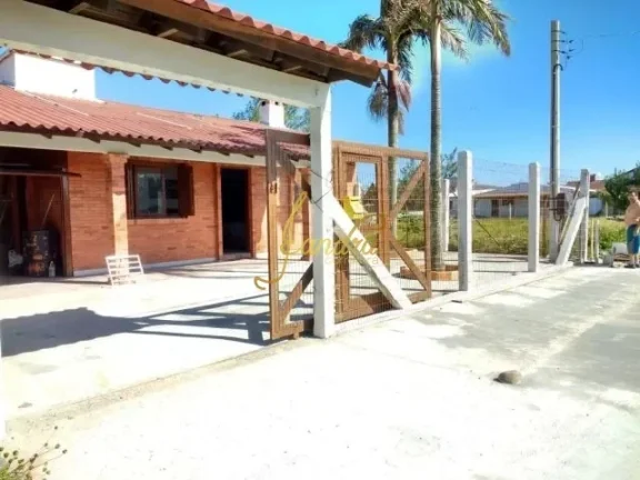 Imagem Casa duas quadras do mar venda ou locação de temporada com 03 dormitórios
