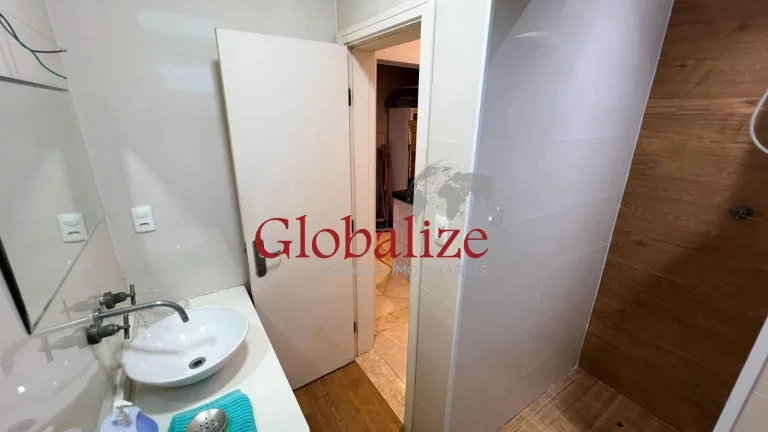 Imagem Cobertura Duplex à venda com 404m², 4 Dormitórios e 3 vagas na Ponta da Praia - Santos por R$ 1.600.000,00.