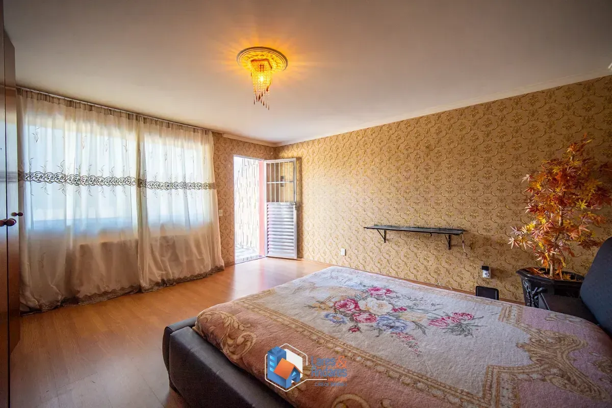 Imagem Sobrado para venda em Sumaré com 4 quartos, sendo 4 suítes, 380m²