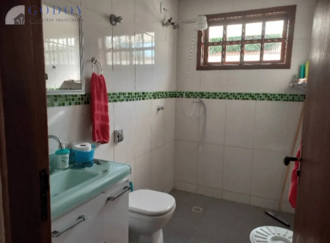 Imagem Casa Espaçosa com 3 Dormitórios em Localização Privilegiada - Jardim Rosely