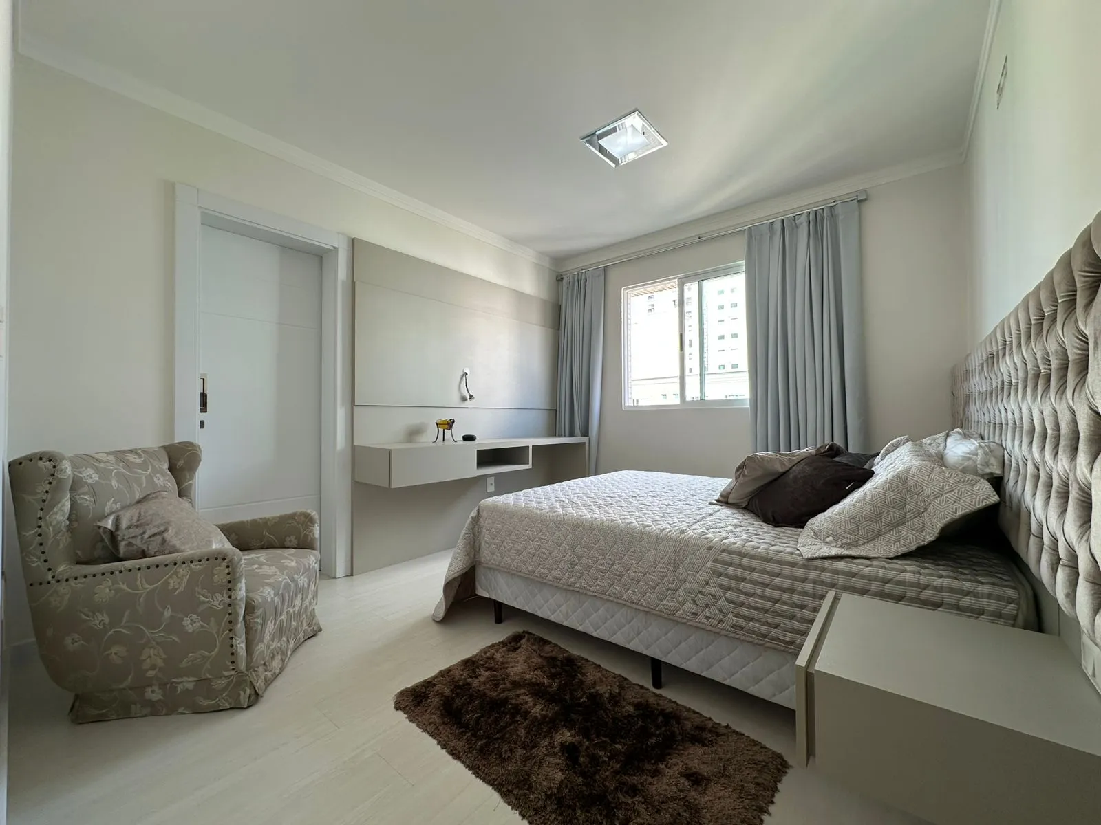 Imagem Apartamento com vista para o mar à venda com 202m2 por R$ 4.800.000,00