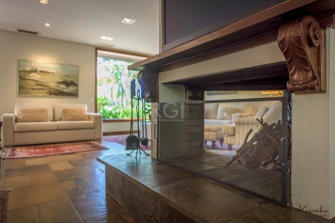 Imagem Casa para Venda - 418m², 5 dormitórios, sendo 1 suites, 6 vagas - Tristeza