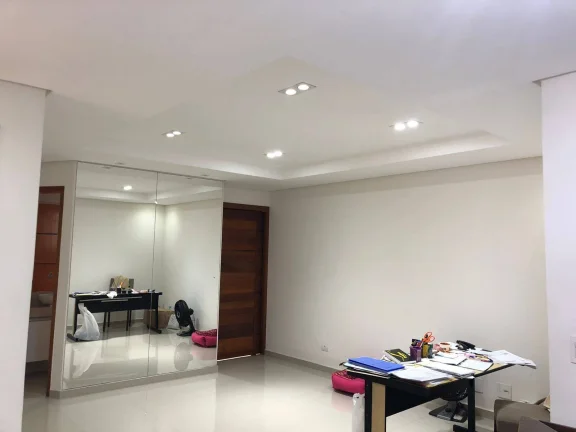 Imagem Sobrado 3 Dormitorios sendo 3 Suítes 4 Vagas Estuda Permuta Menor Valor
