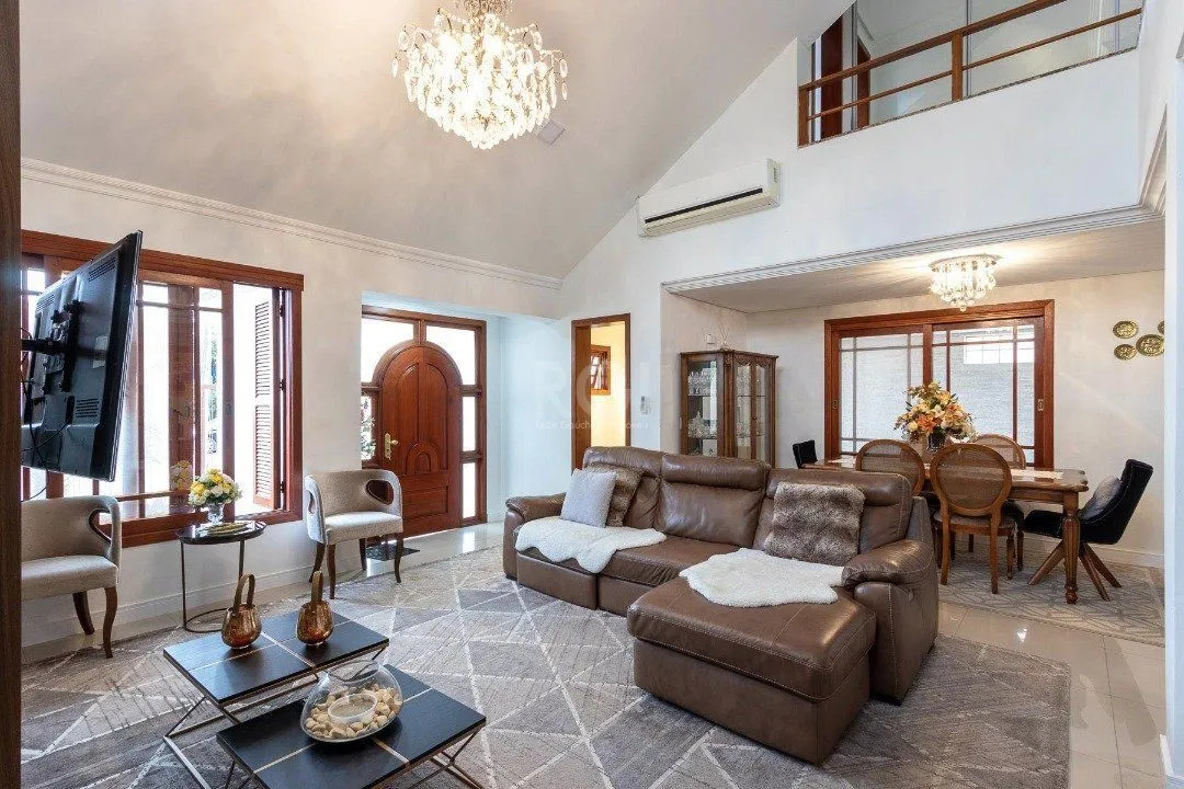 Imagem Casa para Venda - 293.76m², 3 dormitórios, sendo 1 suites, 6 vagas - Guarujá