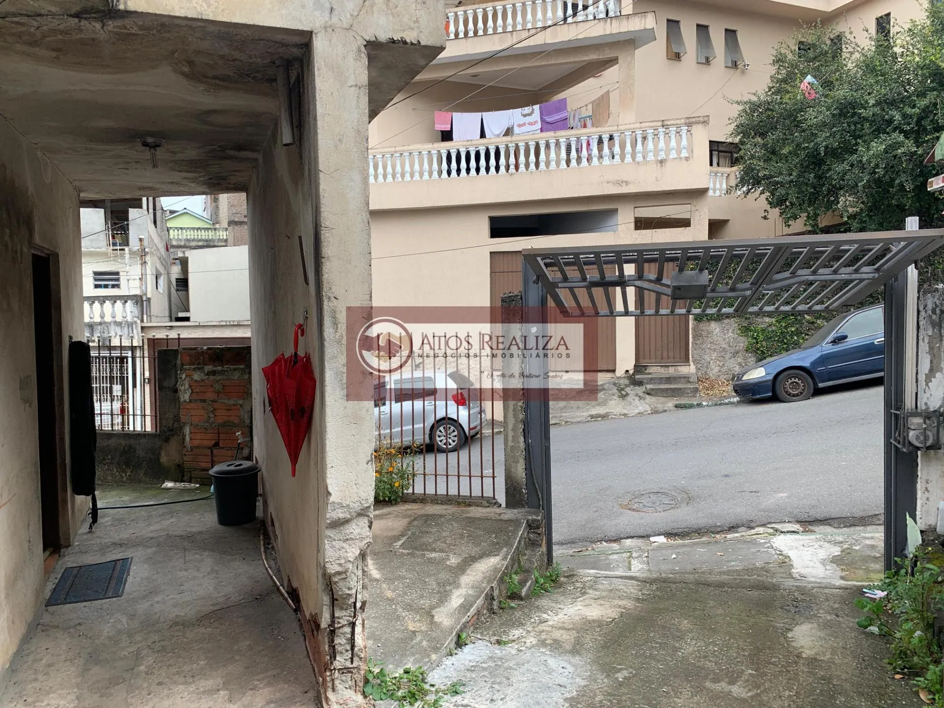 Imagem Casa Térrea com 3 dormitórios, 4 vagas de Garagens, Oficina, à Venda no Jardim Vergueiro, Região das Vila das Mercês SP, por R$370.000, Oportunidade.