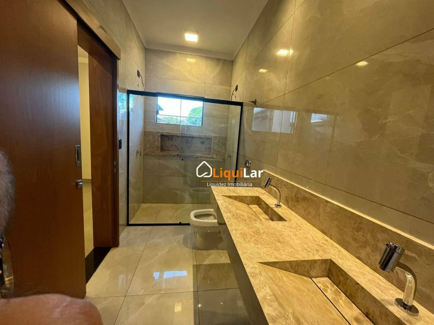 Imagem Casa Térrea de Alto Luxo na Vila Planalto com 3 Suítes, Escritório e Piscina Aquecida