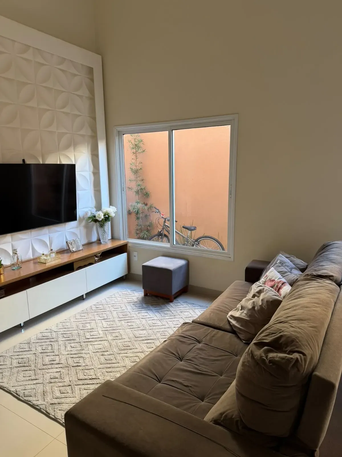 Foto do imóvel: Casa de Condomínio com 3 Quartos à Venda, 165 m² em Residencial Figueira II