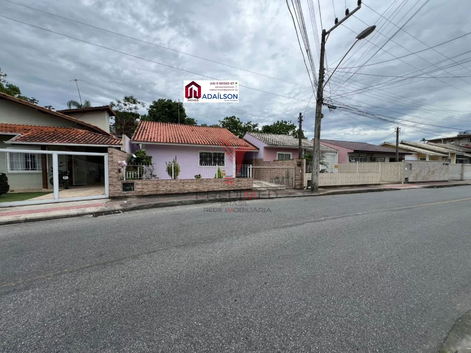 Foto do imóvel Casa a Venda Por R$ 689.000 no bairro Loteamento Santa Felicidade - São José, SC em Rua Julieta da Silva Melo - Forquilhas, São José - SC