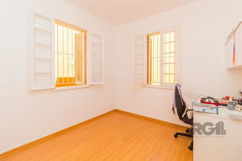 Imagem Casa com 99,73m², 2 dormitórios, 2 vagas no bairro Floresta