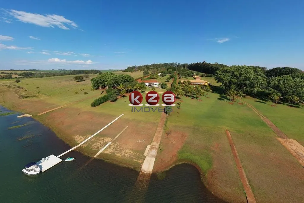 Imagem Luxuosa mansão de 4 quartos e 2 suítes com 24 vagas de garagem no Parque São Jorge, Avaré-SP: 800m² de pura elegância!