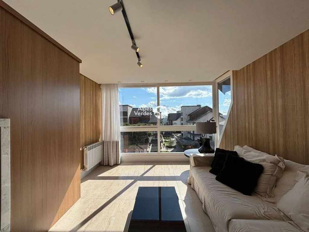 Imagem Cobertura à Venda em Centro, Gramado - RS