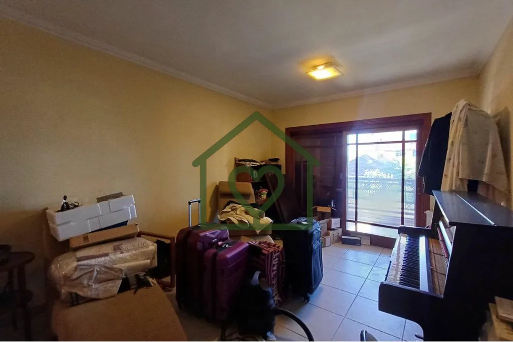 Imagem Desfrute do conforto e sofisticação com esta espetacular casa à venda no bairro Partenon, em Port...