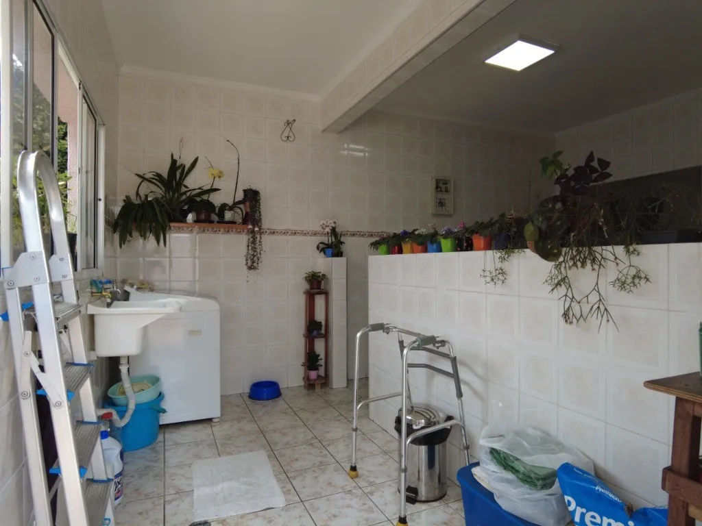 Imagem Sobrado de Luxo na Vila Lucinda em Santo André - 5 Quartos, 1 Suíte, 3 Banheiros, 4 Vagas de Garagem - 435m²