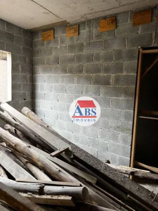 Imagem Casa Sobreposta Alta com Sacada