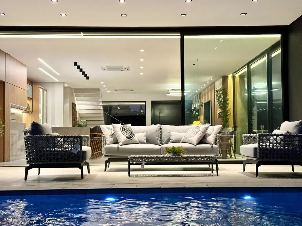 Imagem Casa em Condominio 5 Dormitórios - Bairro Centro